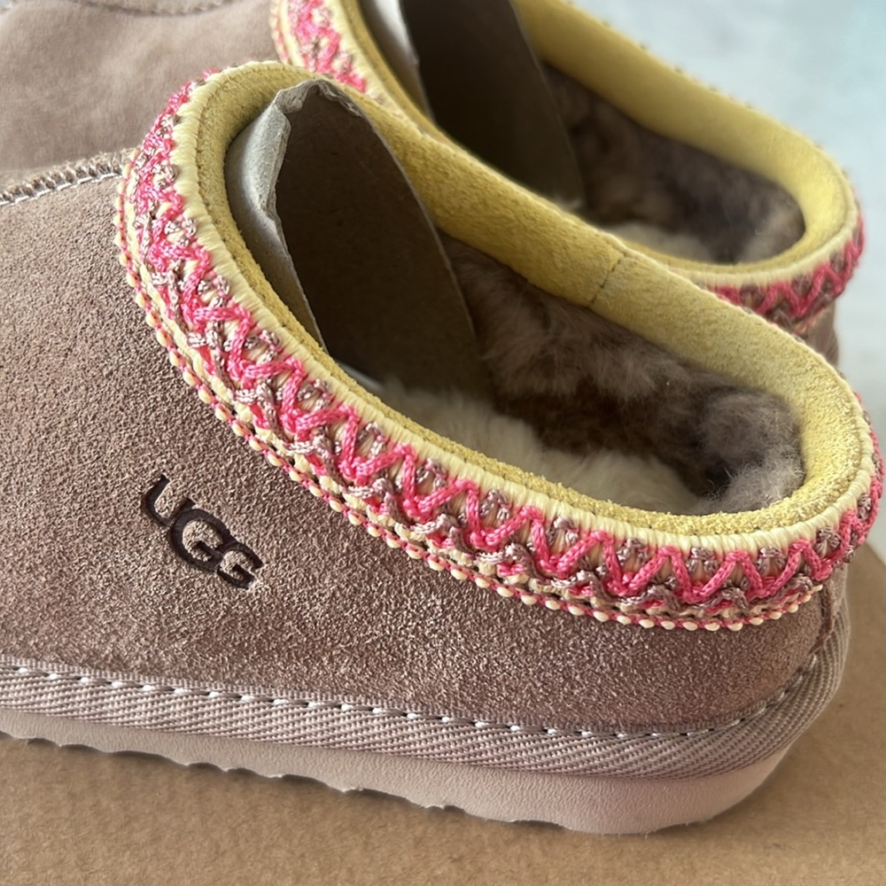 NWT Kids UGG pink and yellow Tasman. - Picture 4 of 9